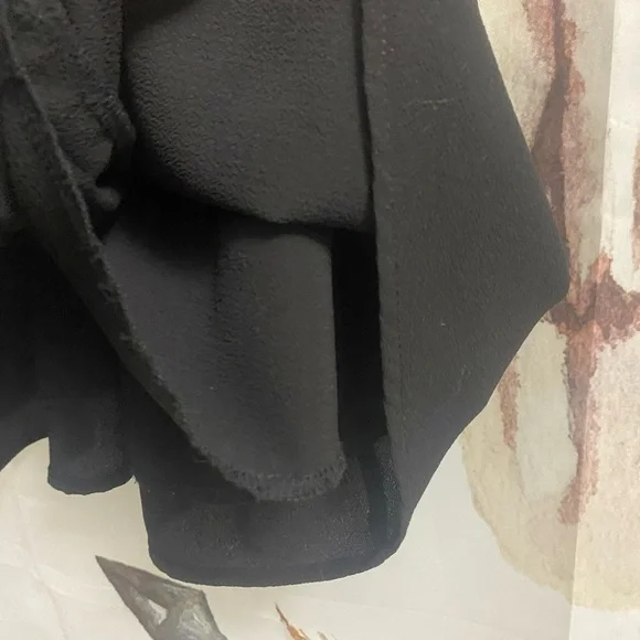 Pretty medium lined top​​​​​ - Picture 3 of 7